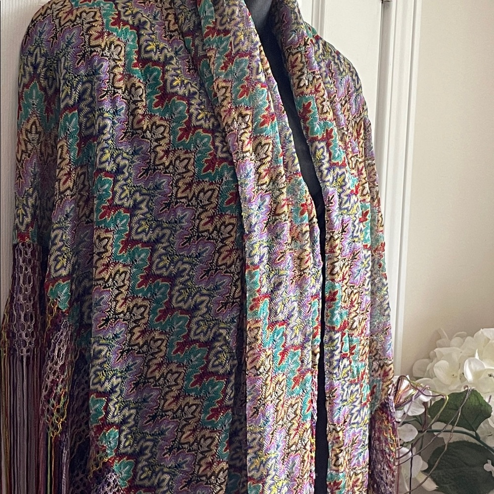 Stunning Piano Shawl!!! Wow. ☺️ Fringe and Colour and Fringe Oh My! Large Square - Picture 10 of 16
